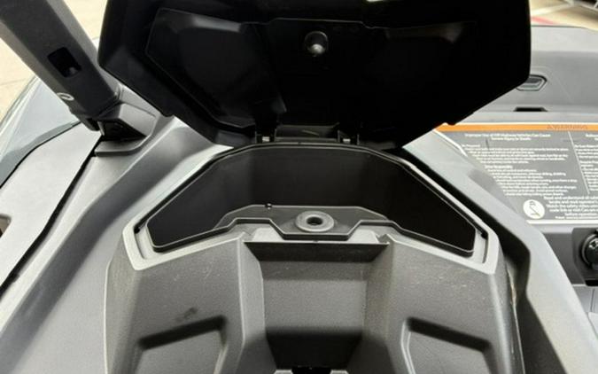 2027 Can-Am Commander MAX XT