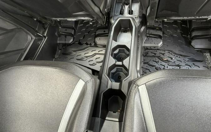 2027 Can-Am Commander MAX XT