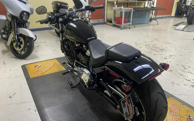 2019 Harley-Davidson Breakout 114 Vivid Black