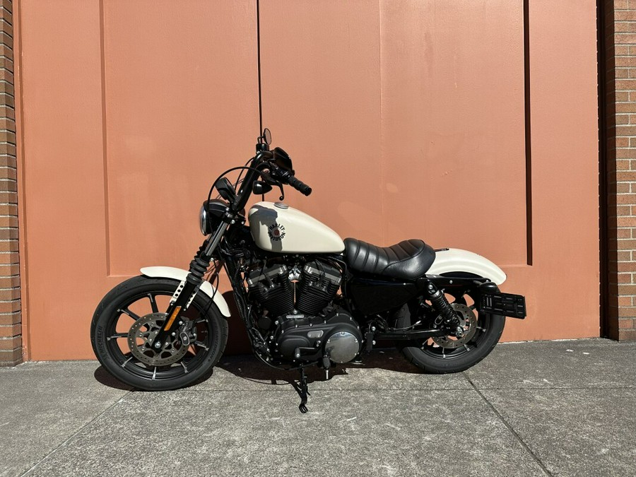 2022 Harley-Davidson Iron 883 White Sand Pearl