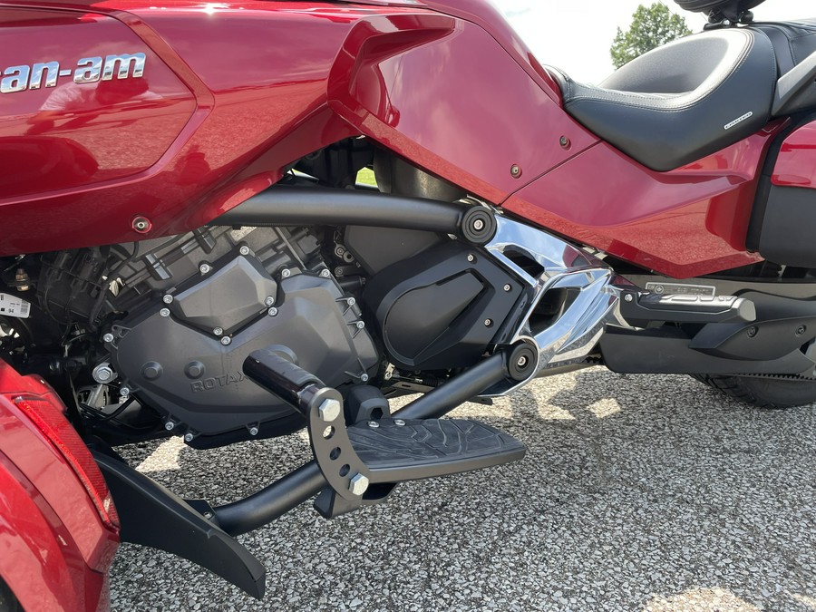 2016 Can-Am Spyder® F3 Limited SE6