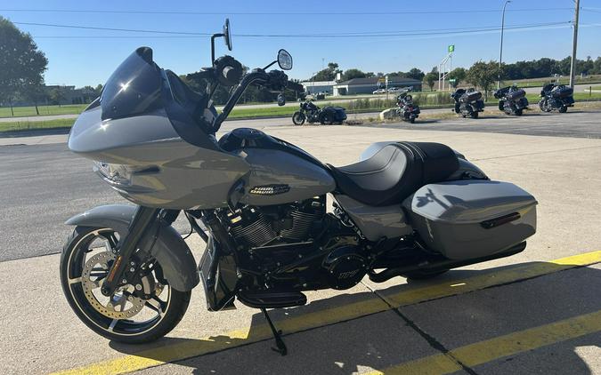 2026 Harley-Davidson® Road Glide® Dark Billiard Gray Black Trim