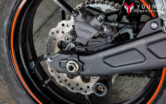 2023 Kawasaki Ninja 650 Metallic Matte Graphenesteel Gray/Ebony