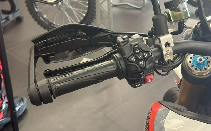 2026 Ducati Hypermotard V2 SP