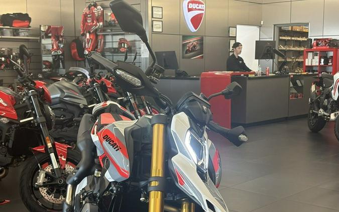 2026 Ducati Hypermotard V2 SP