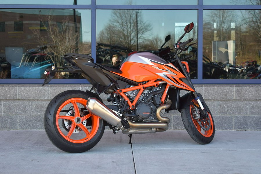 2022 KTM 1290 Super Duke R EVO