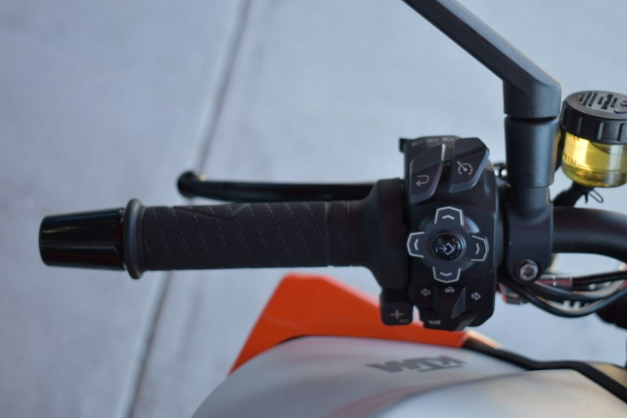 2022 KTM 1290 Super Duke R EVO