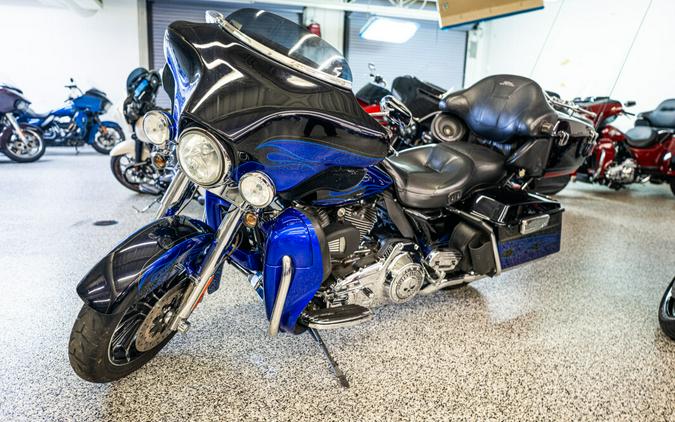 2011 CVO Ultra Classic Electra Glide 6 FLHTCUSE6