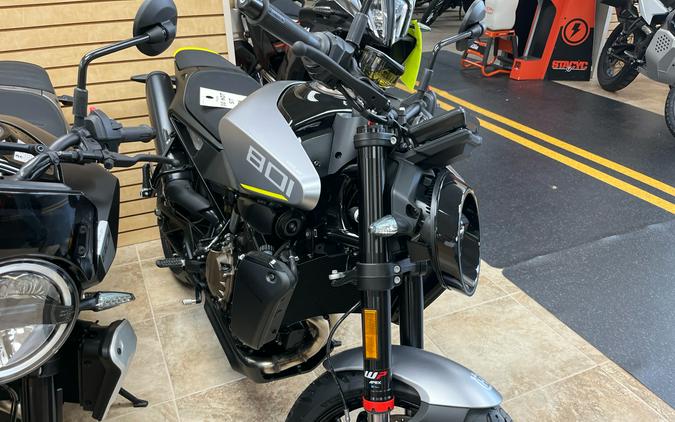 2025 Husqvarna Svartpilen 801