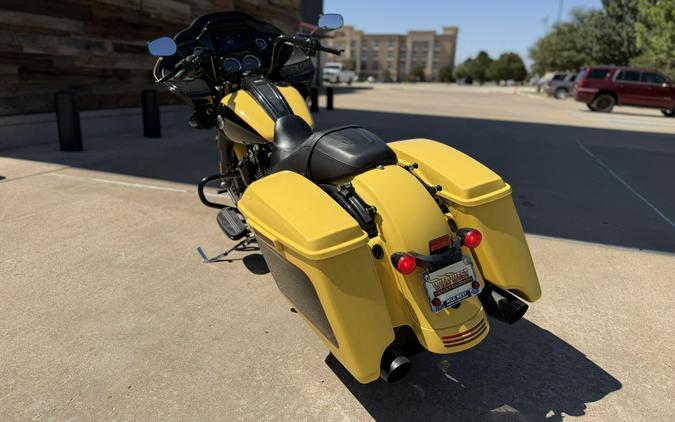 2023 Harley-Davidson® Road Glide® Special Industrial Yellow/Vivid Black - Black Finish