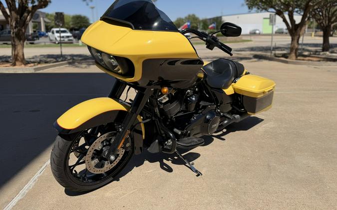 2023 Harley-Davidson® Road Glide® Special Industrial Yellow/Vivid Black - Black Finish