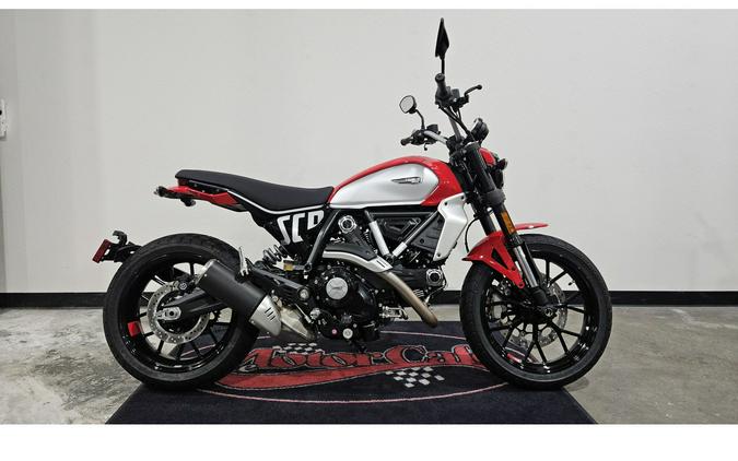 2025 Ducati 800 ICON Take $750 off with Qualifying Finance Promo!