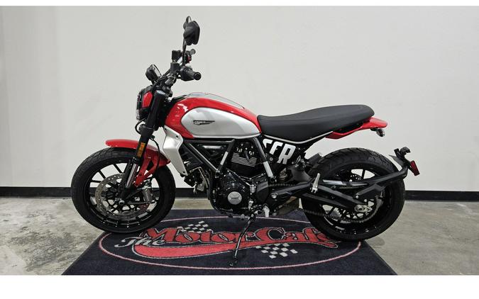 2025 Ducati 800 ICON Take $750 off with Qualifying Finance Promo!