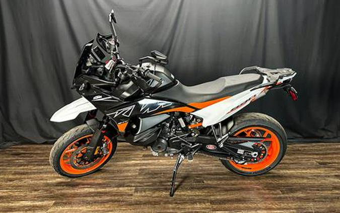 2024 KTM 890 SMT