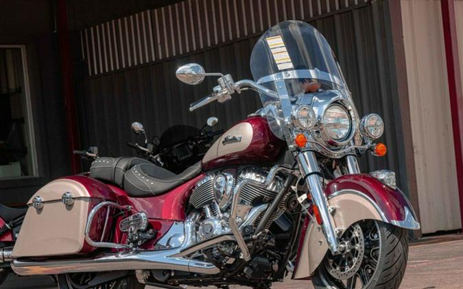 2025 Indian Springfield Maroon Metallic/Silver Quartz Metalli