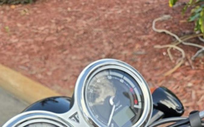 2026 Triumph Bonneville T120 Black Matt silver ice Black