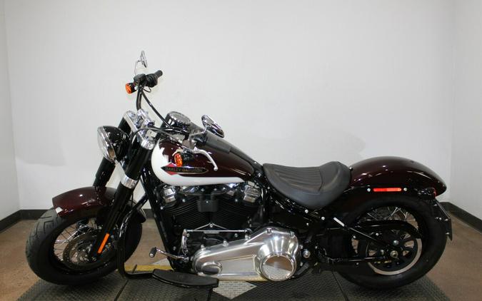 Harley-Davidson® Softail Slim® 2021 FLSL 025479A MIDNT CRIM/ STONE WASH WH P