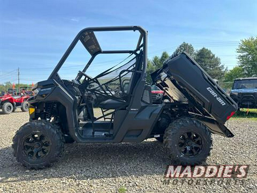 2024 Can-Am Defender DPS HD10