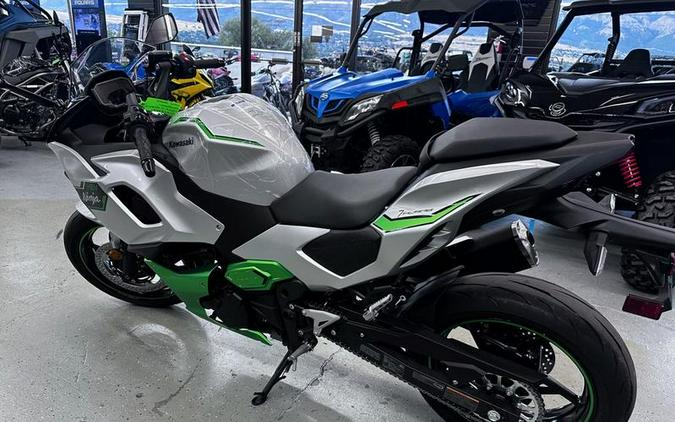 2024 Kawasaki Ninja® 7 Hybrid ABS