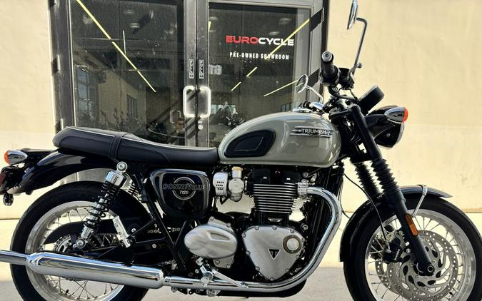 2026 Triumph Bonneville T120 Stone grey
