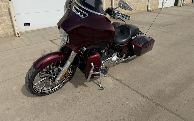 2014 Harley-Davidson® FLHXS - Street Glide® Special