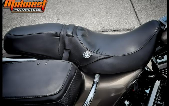 2005 Harley-Davidson® ROAD KING CLASSIC
