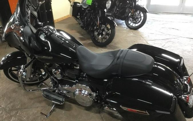 2023 Harley-Davidson® Street Glide® BLACK/CHROME