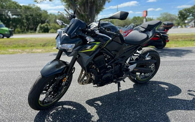 2024 Kawasaki Z900 ABS Metallic Spark Black/Metallic Matte Dark