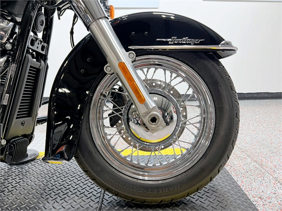 2024 Harley-Davidson Heritage Classic 114 FLHCS Vivid Black Chrome Trim