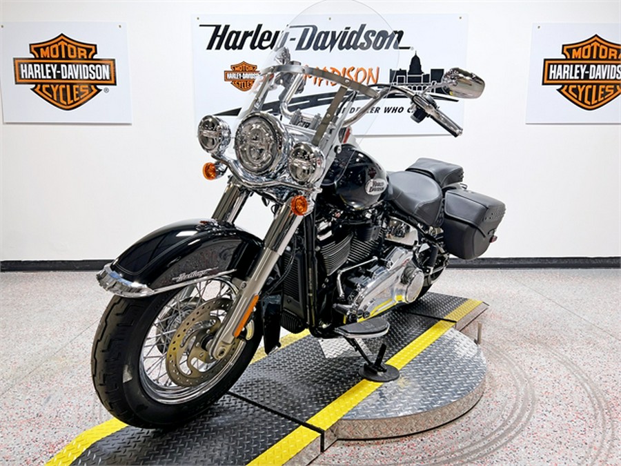 2024 Harley-Davidson Heritage Classic 114 FLHCS Vivid Black Chrome Trim