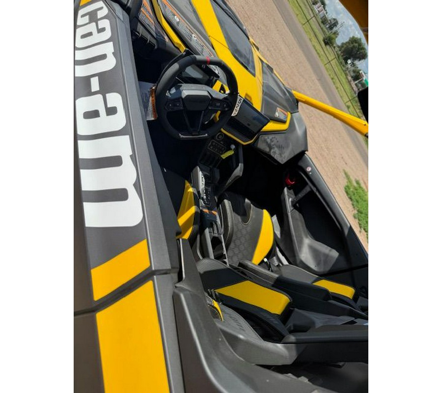 2024 Can-Am Maverick R X RS with Smart-Shox