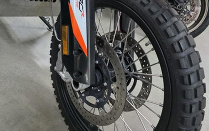 2022 KTM Adventure 890 R