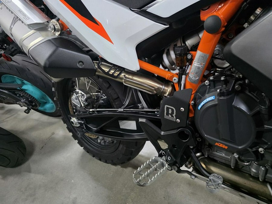2022 KTM Adventure 890 R