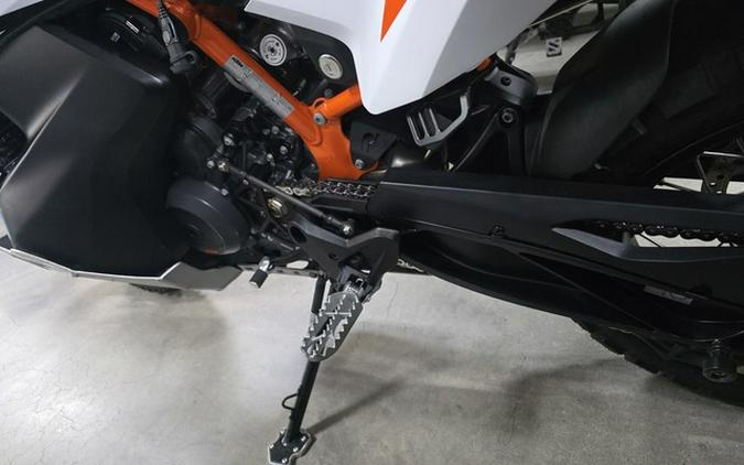 2022 KTM Adventure 890 R