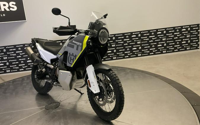 2027 HUSQVARNA NORDEN 901 - 040232Q