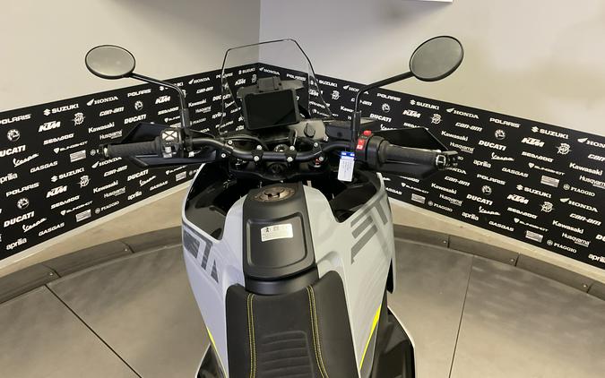 2027 HUSQVARNA NORDEN 901 - 040232Q