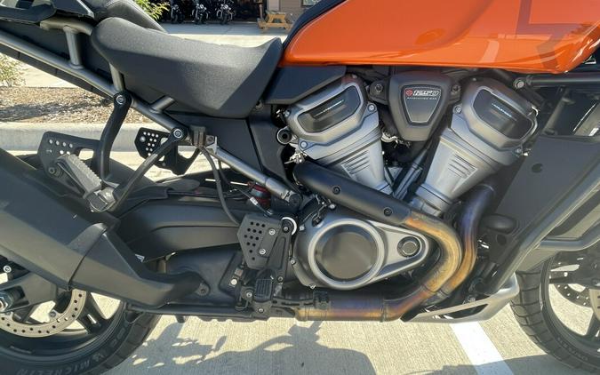 2021 Harley-Davidson Pan America™ 1250 Special Baja Orange / Stonewashed White Pearl