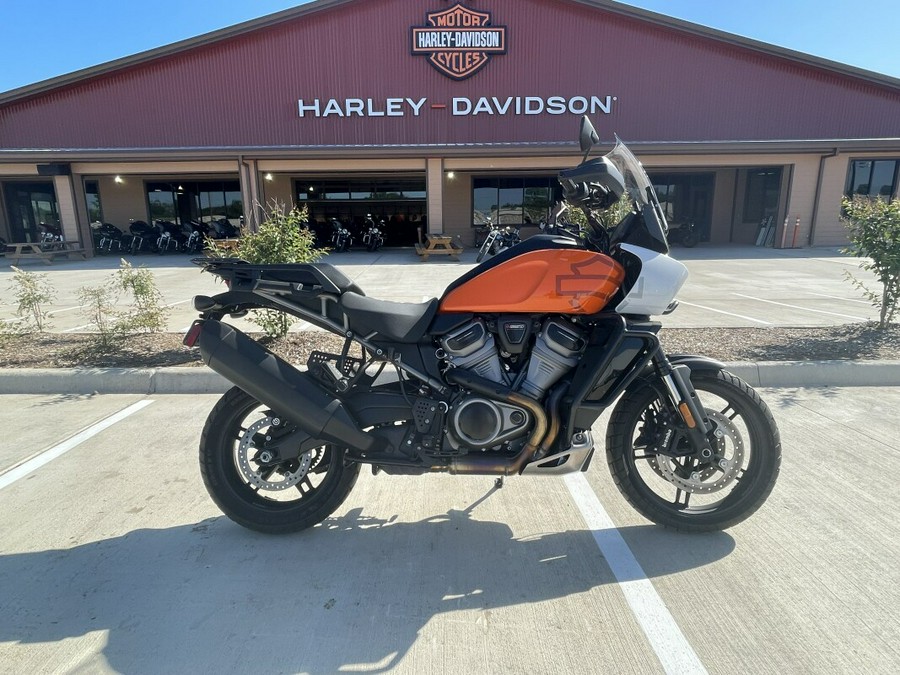 2021 Harley-Davidson Pan America™ 1250 Special Baja Orange / Stonewashed White Pearl