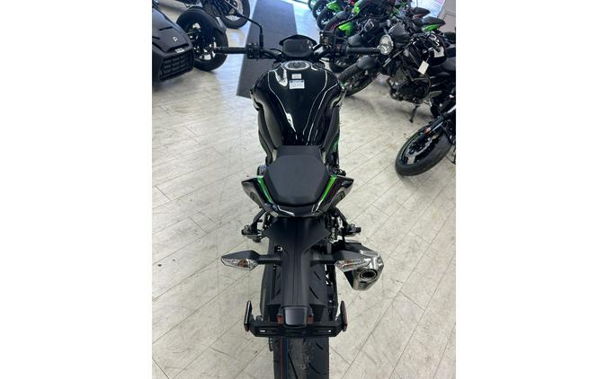 2024 Kawasaki Z900 SE ABS