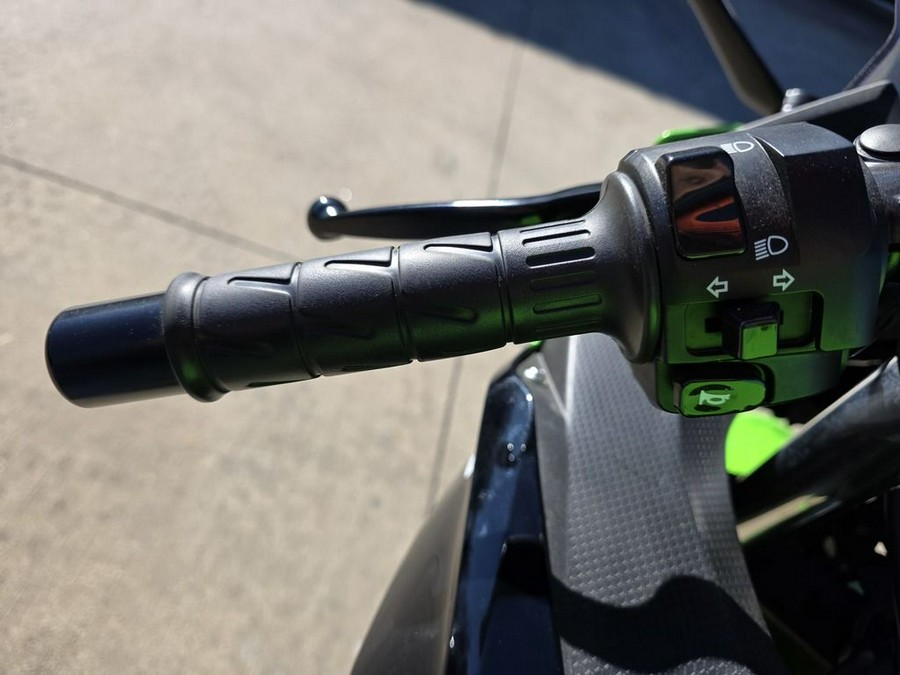 2023 Kawasaki Ninja® 400 KRT Edition ABS