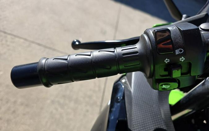 2023 Kawasaki Ninja® 400 KRT Edition ABS