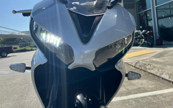 2025 Triumph Daytona 660 White/Black