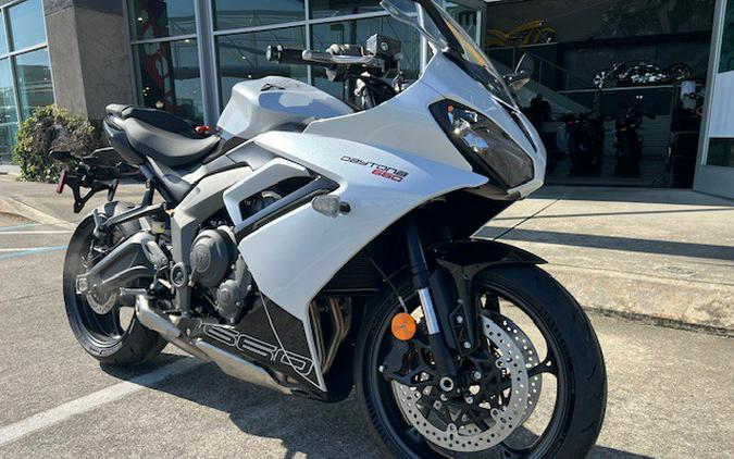 2025 Triumph Daytona 660 White/Black