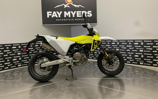 2026 HUSQVARNA 701 SUPERMOTO - 040228Q