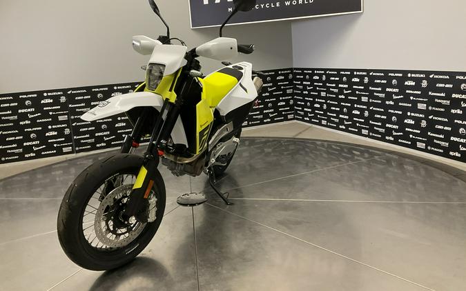 2026 HUSQVARNA 701 SUPERMOTO - 040228Q