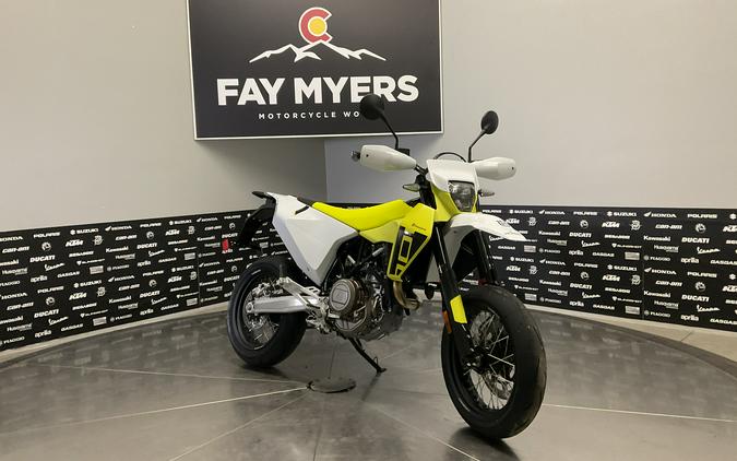 2026 HUSQVARNA 701 SUPERMOTO - 040228Q