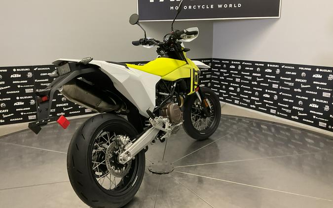 2026 HUSQVARNA 701 SUPERMOTO - 040228Q