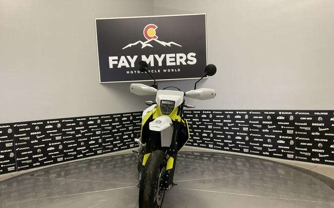 2026 HUSQVARNA 701 SUPERMOTO - 040228Q