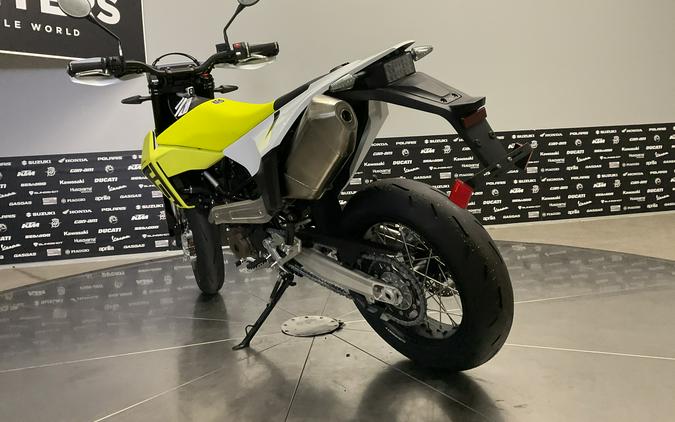 2026 HUSQVARNA 701 SUPERMOTO - 040228Q