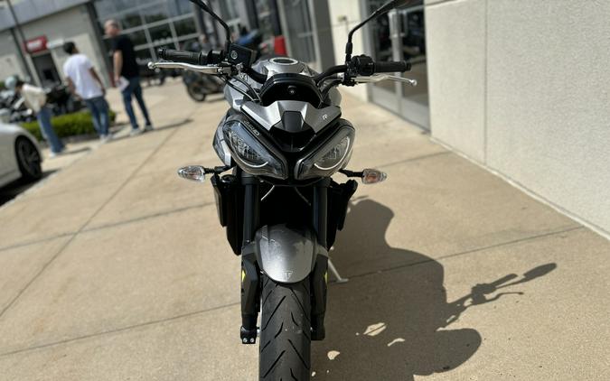 2024 Triumph STREET TRIPLE R